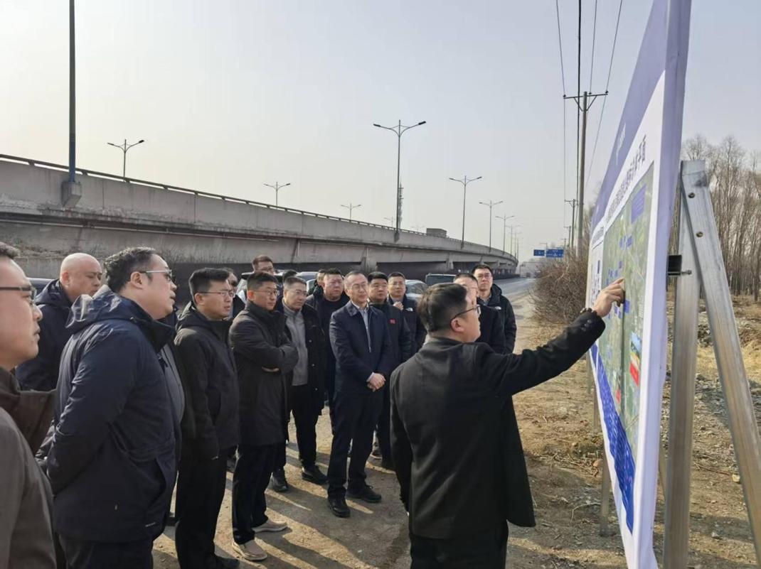 省交通运输厅党组成员、副厅长曲向进对秦沈新阜高速公...