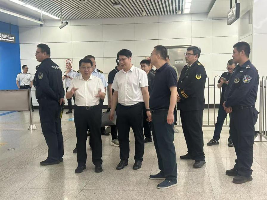 省交通运输厅副厅长李继锐调研大连市轨道交通防汛备汛...