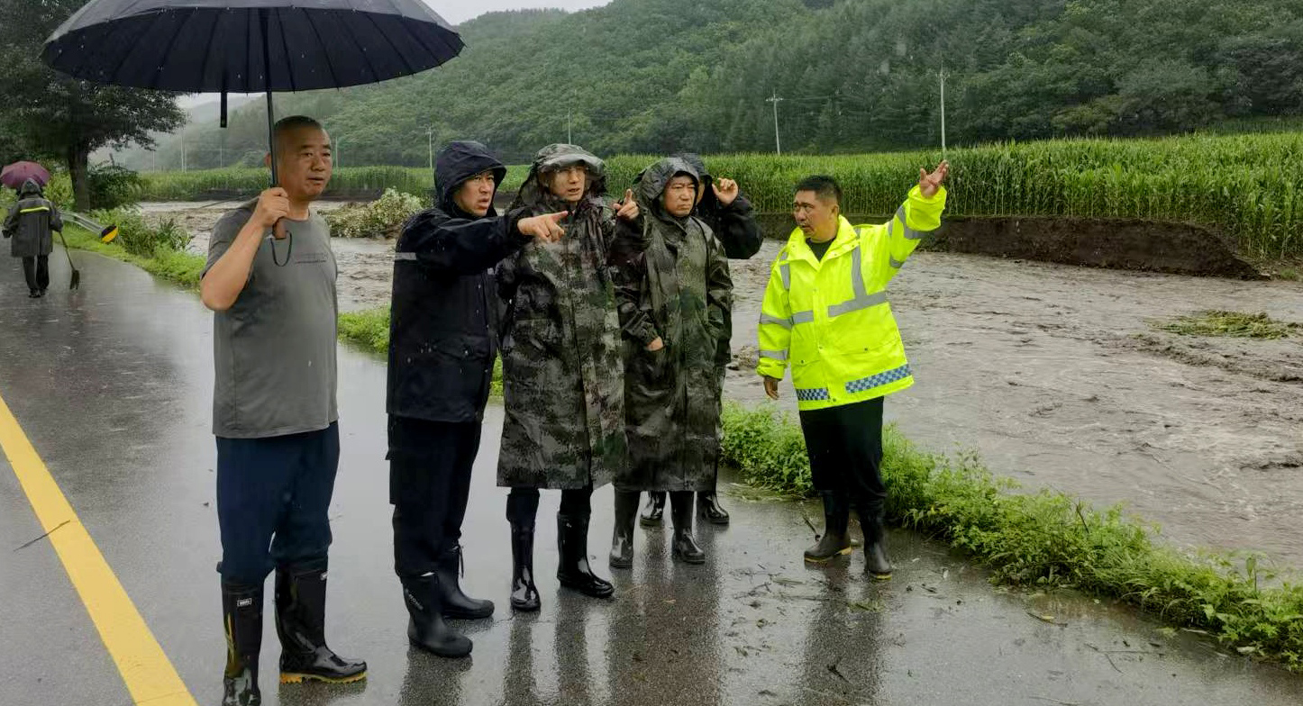 杨昊厅长到抚顺现场督导水毁公路抢险工作