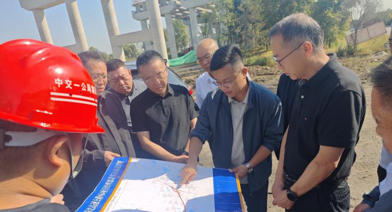 省交通运输厅党组成员、副厅长曲向进对秦沈、新阜高速...
